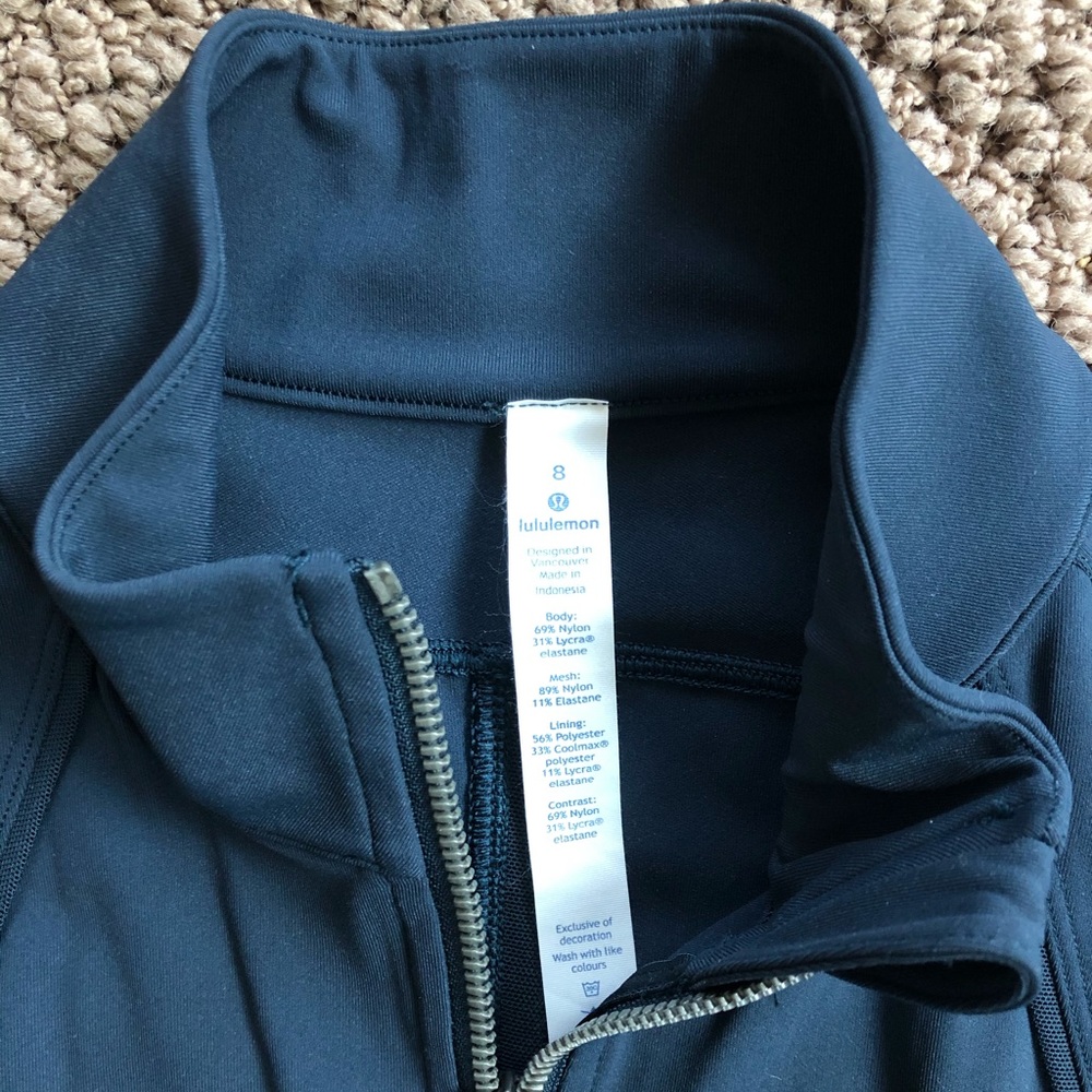 Lululemon Sleek Essentials Jacket - Picture 2 of 8